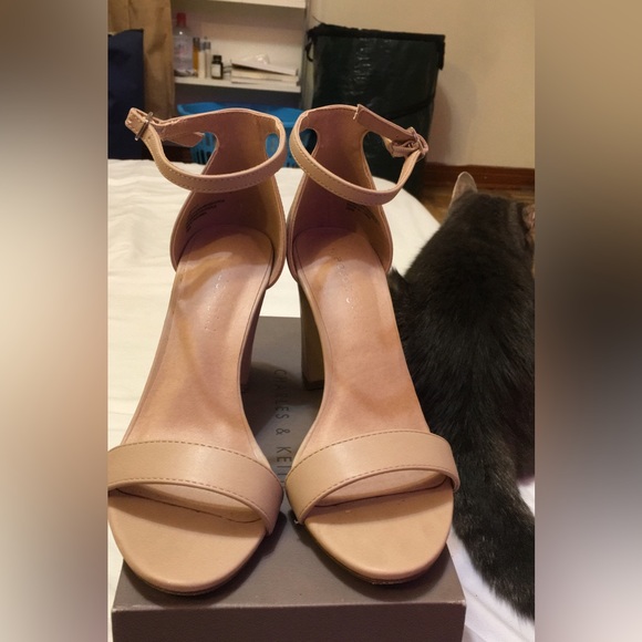 Fashionable Heels - Sandals - Picture 3 of 6